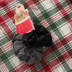 Black and White Scrunchie Set